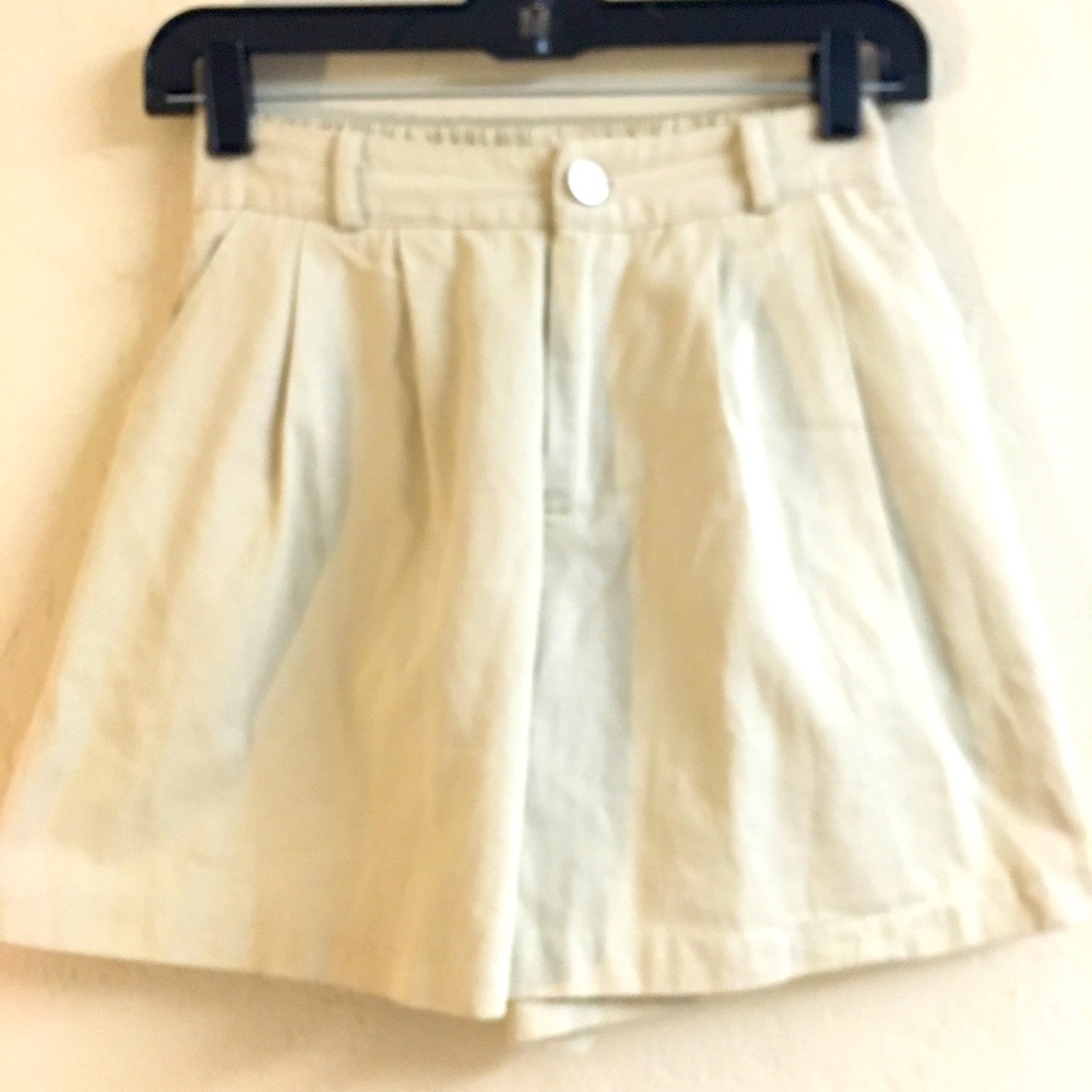 Oak + Fort High Rise Shorts Size Small Cream Tan